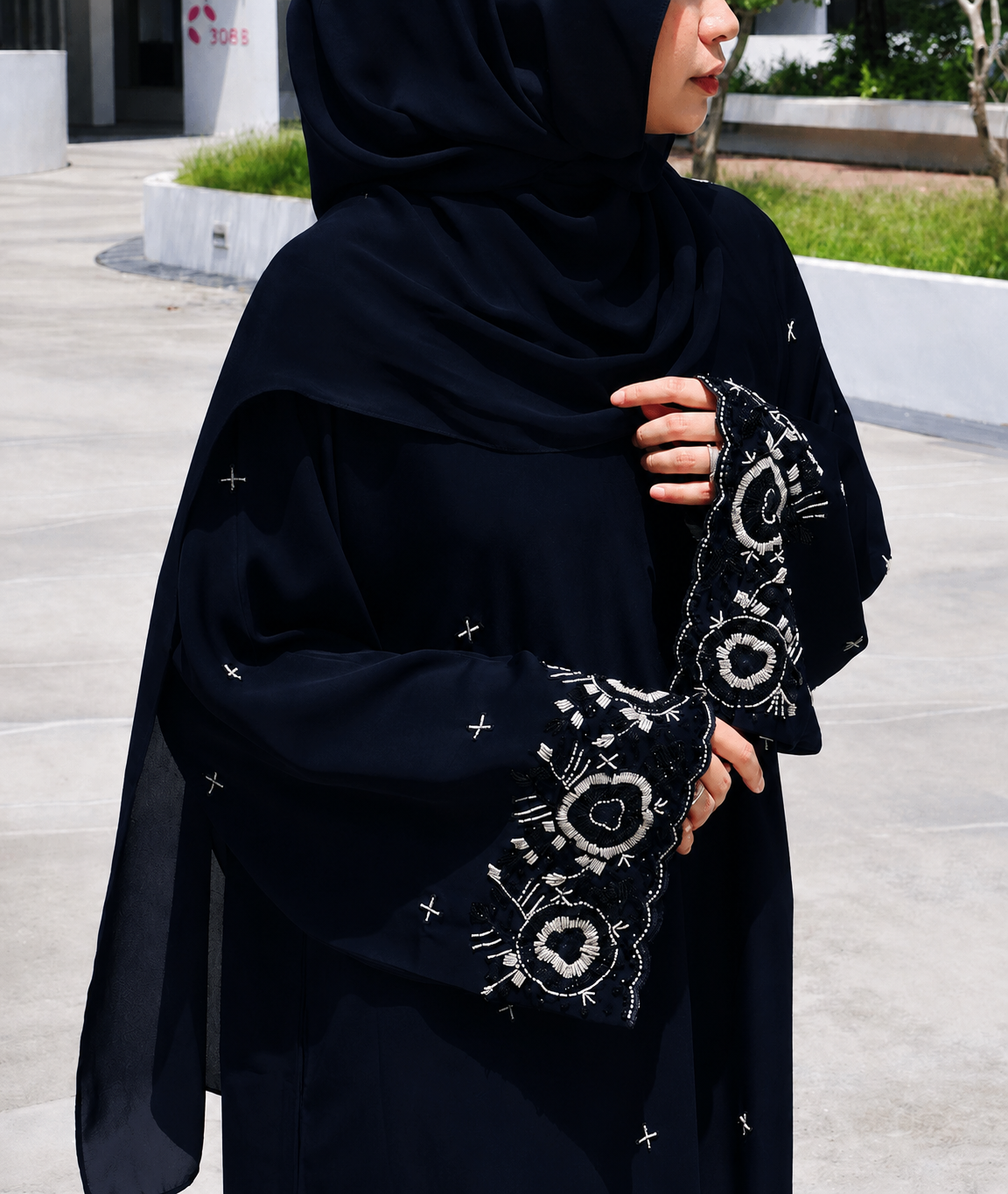 MADHURI Abaya